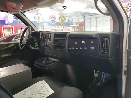 Summit White 2010 Chevrolet Express 1500 Work Van