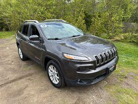 Granite Crystal Clearcoat Metallic 2017 Jeep Cherokee Latitude