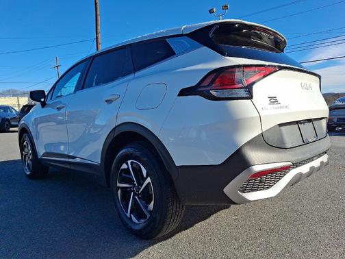 2023 Kia Sportage Hybrid LX