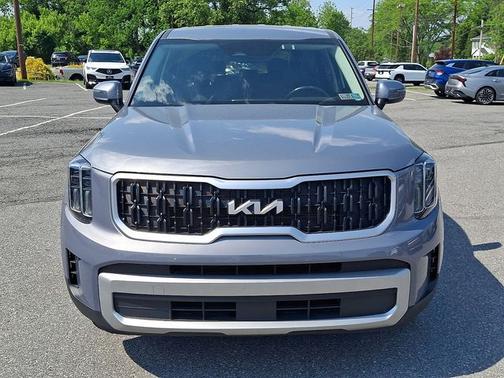 Silver 2024 Kia Telluride LX