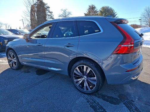 2023 Volvo XC60 B5 Plus Bright Theme