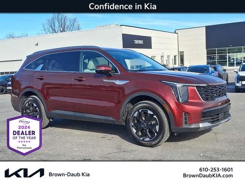 Red 2025 Kia Sorento S
