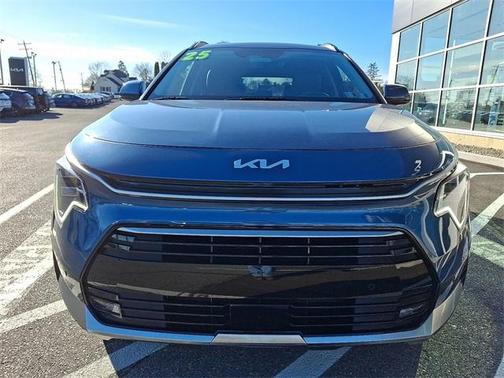 2025 Kia Niro SX Touring