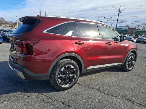2025 Kia Sorento S
