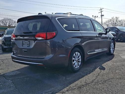 2018 Chrysler Pacifica Touring-L Plus