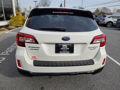 Photo 5 of 32 of 2017 Subaru Outback 2.5i Touring