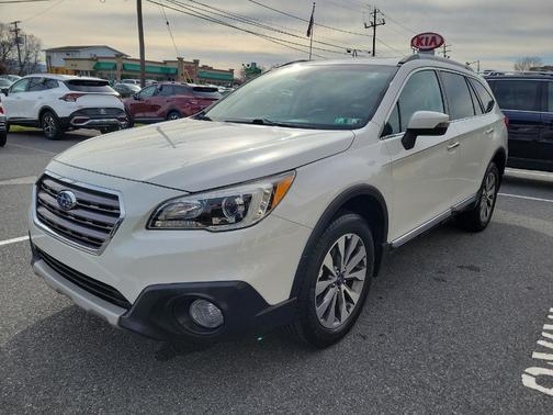 Photo 3 of 32 of 2017 Subaru Outback 2.5i Touring