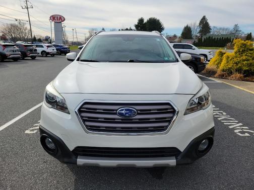 Photo 2 of 32 of 2017 Subaru Outback 2.5i Touring