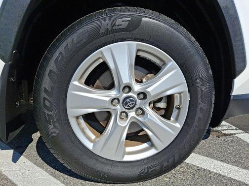 2019 Toyota RAV4 Hybrid XLE