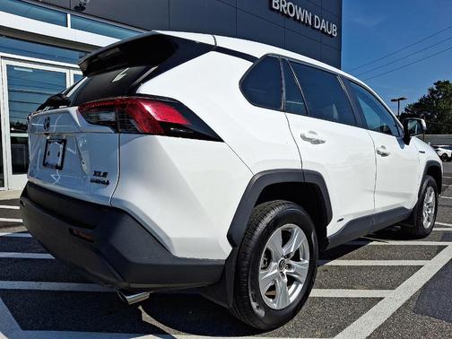 2019 Toyota RAV4 Hybrid XLE
