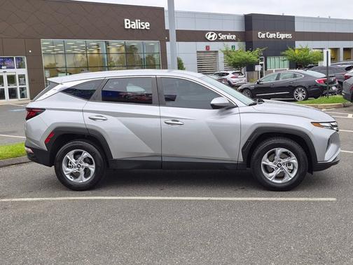 Silver 2024 Hyundai TUCSON SE
