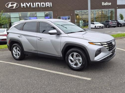 Silver 2024 Hyundai TUCSON SE