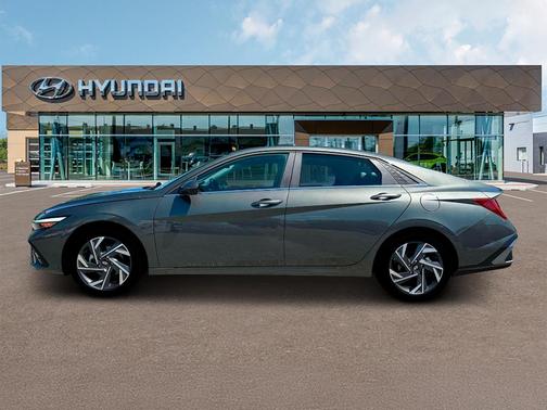 2025 Hyundai ELANTRA Limited
