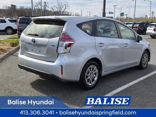 2017 Toyota Prius v