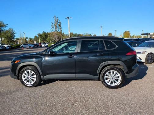 2025 Toyota Corolla Cross LE