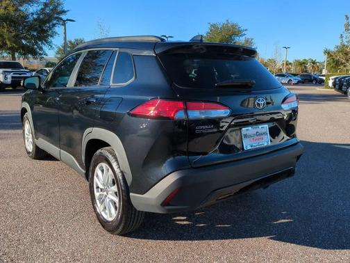 2025 Toyota Corolla Cross LE