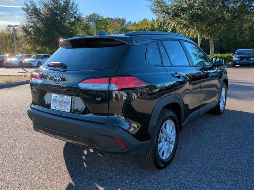 2025 Toyota Corolla Cross LE