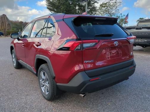2025 Toyota RAV4 Hybrid LE