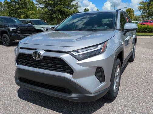 2025 Toyota RAV4 Hybrid SE