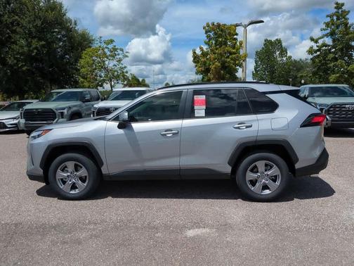 2025 Toyota RAV4 Hybrid SE