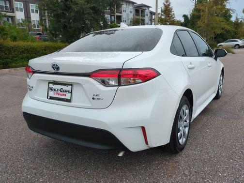 2025 Toyota Corolla Hybrid LE