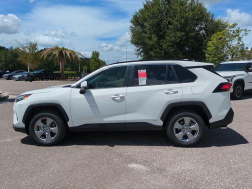2025 Toyota RAV4 Hybrid XLE