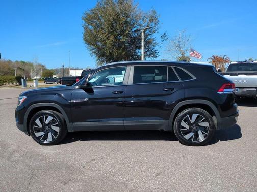 2024 Volkswagen Atlas Cross Sport 2.0T SE w/Technology