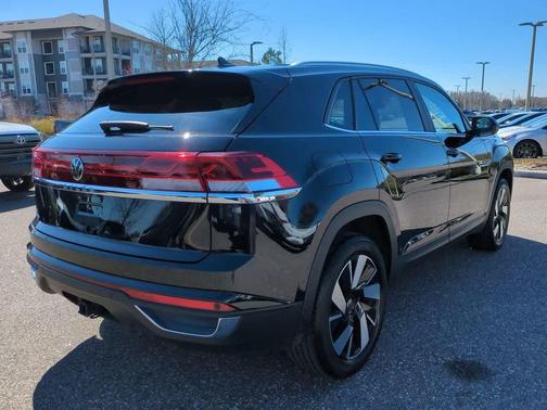 2024 Volkswagen Atlas Cross Sport 2.0T SE w/Technology