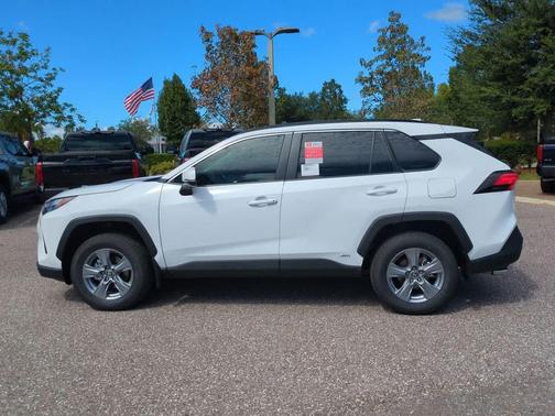 2025 Toyota RAV4 Hybrid XLE