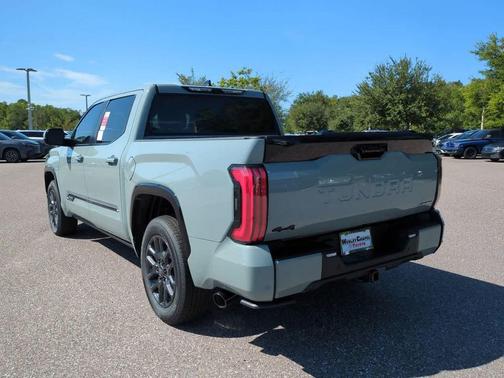 2025 Toyota Tundra Hybrid Platinum