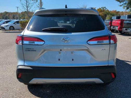 2025 Toyota Corolla Cross LE