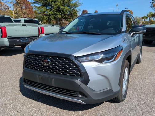 2025 Toyota Corolla Cross LE