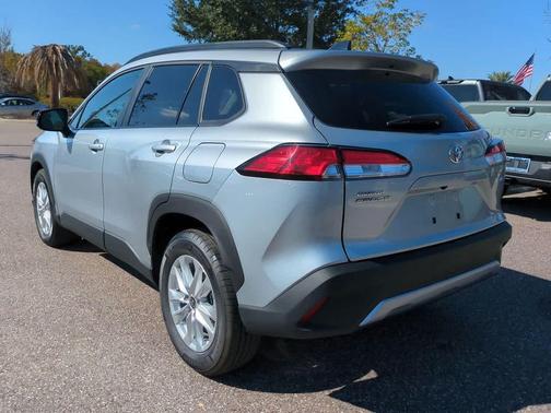 2025 Toyota Corolla Cross LE