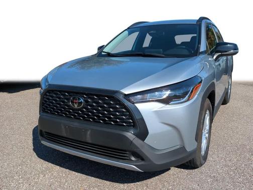 2025 Toyota Corolla Cross LE