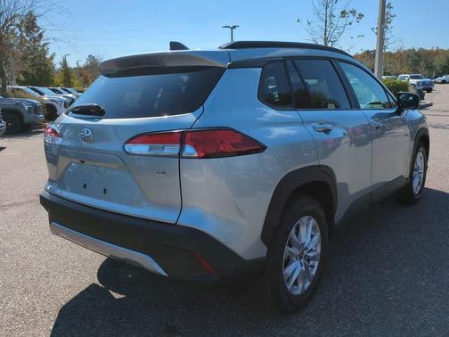 2025 Toyota Corolla Cross LE