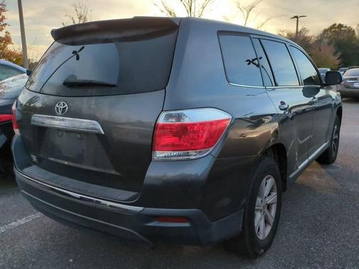 2013 Toyota Highlander SE