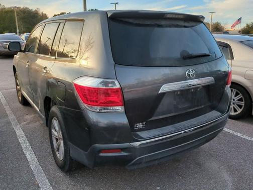 2013 Toyota Highlander SE