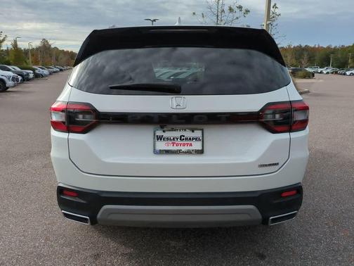 2024 Honda Pilot Touring 8-Passenger