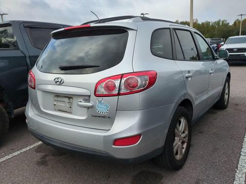 2011 Hyundai SANTA FE SE