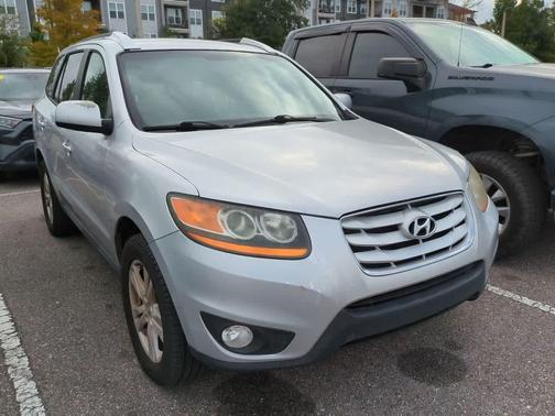 2011 Hyundai SANTA FE SE