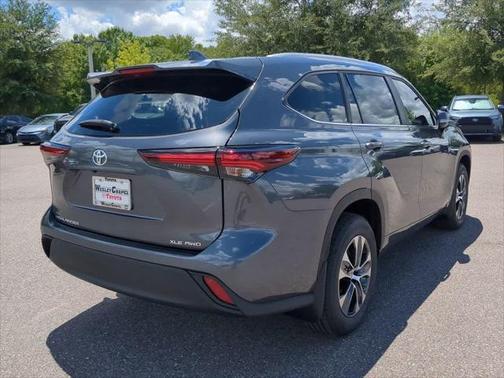 2025 Toyota Highlander XLE