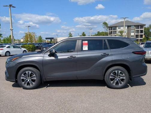 2025 Toyota Highlander XLE