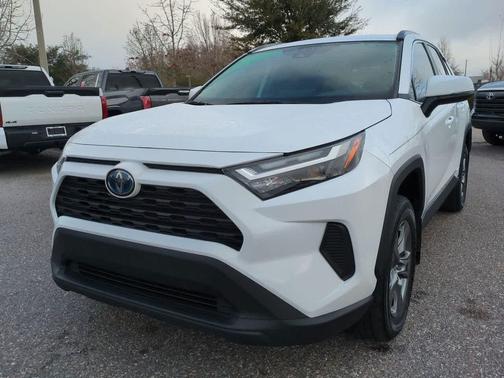 2024 Toyota RAV4 Hybrid XLE