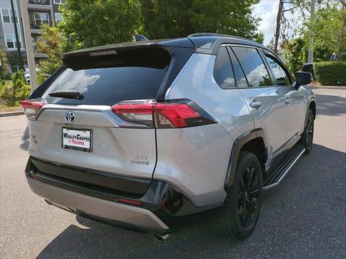 2022 Toyota RAV4 Hybrid SE