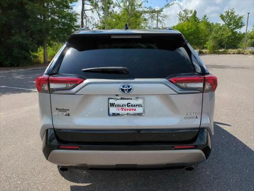 2022 Toyota RAV4 Hybrid SE
