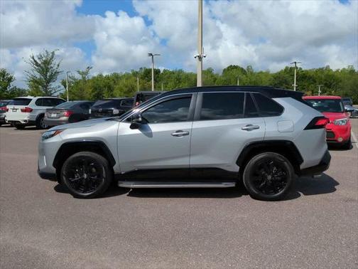 2022 Toyota RAV4 Hybrid SE