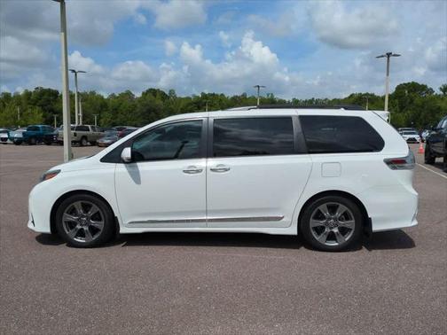 2019 Toyota Sienna SE Premium
