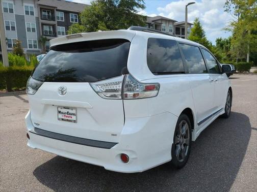 2019 Toyota Sienna SE Premium