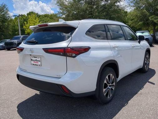 2025 Toyota Highlander XLE