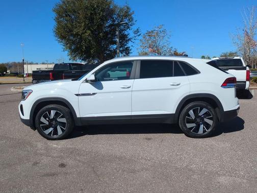 2025 Volkswagen Atlas Cross Sport 2.0T SE w/Technology